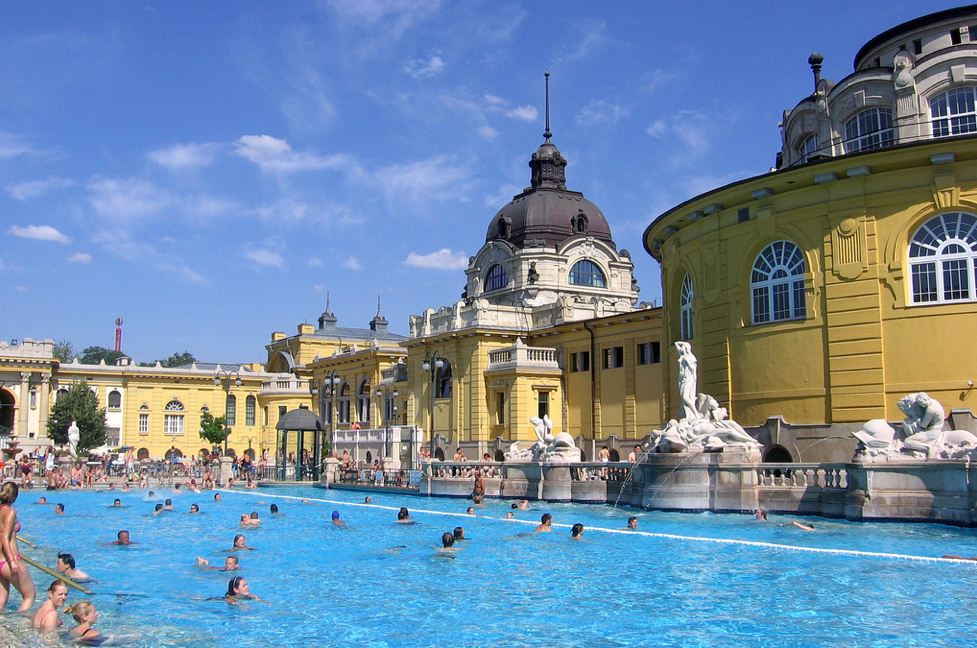 Szechenyi Baths and Pool - photo by Vlasta Juricek