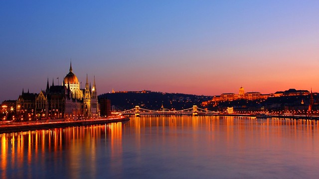 Budapest 10pm Cruise and Szechenyi Baths Fast Track Entry Package Deal